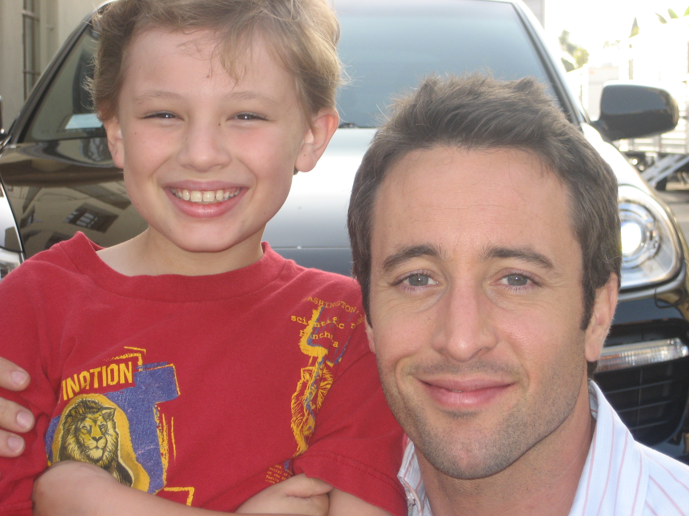 Max with Alex O'Loughlin on the set of 