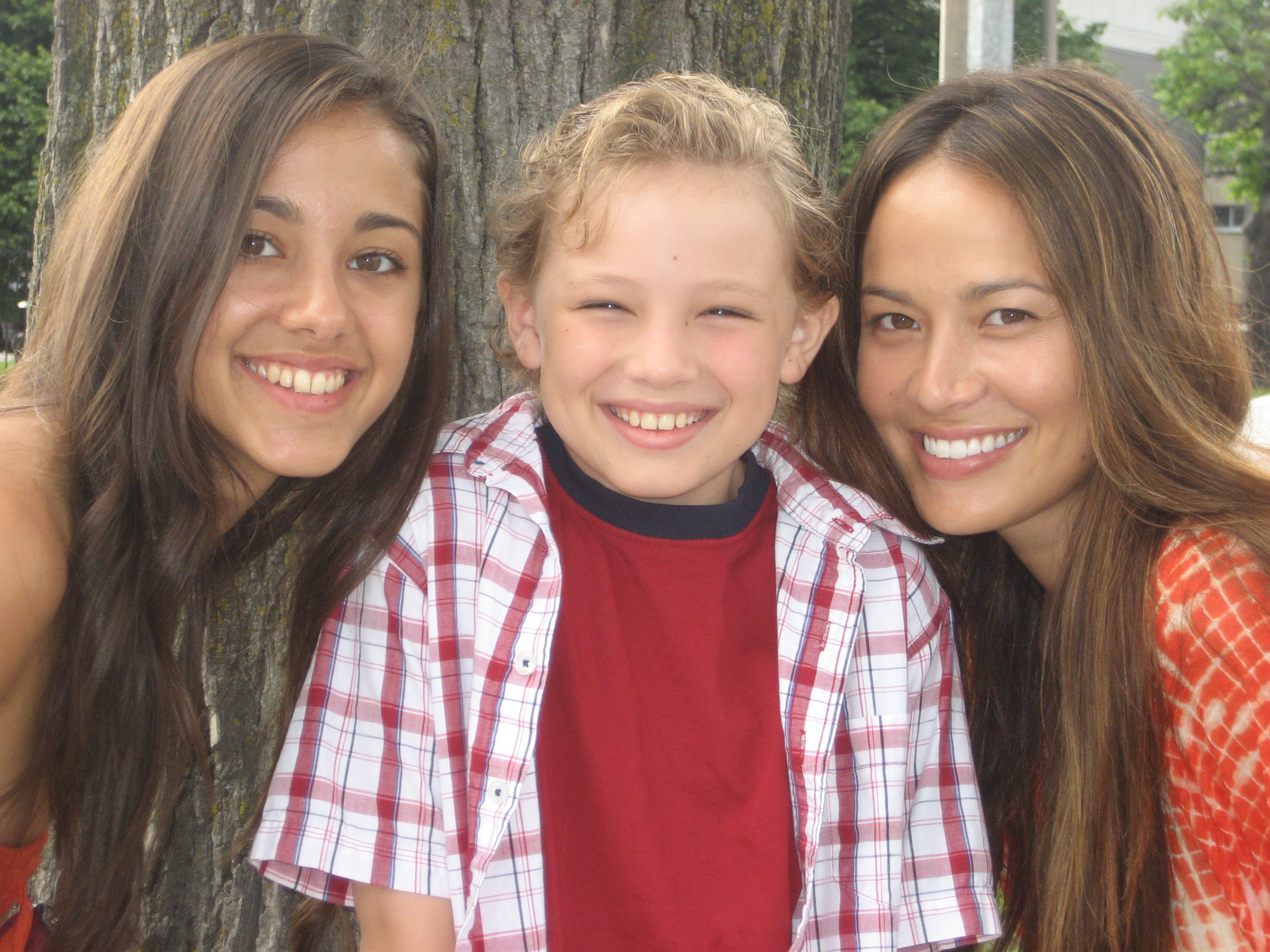 Max with Miss Moon Bloodgood and Miss Seychelle Gabriel