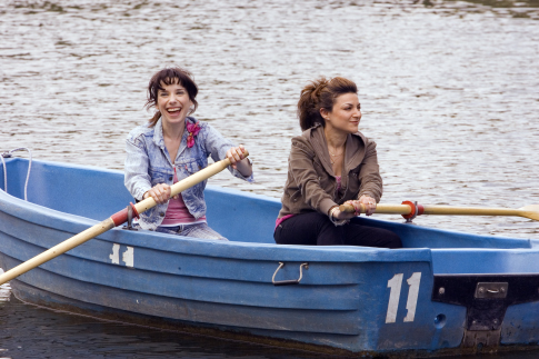 Still of Sally Hawkins and Alexis Zegerman in Happy-Go-Lucky (2008)