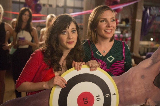 Still of Zooey Deschanel, June Diane Raphael and Rebecca Reid in New Girl (2011)