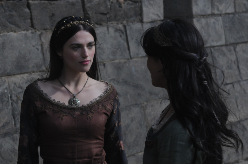 Still of Katie McGrath and Jessica Brown in Labyrinth (2012)