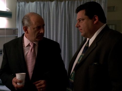 Still of Steven Van Zandt and Steve Schirripa in Sopranai (1999)