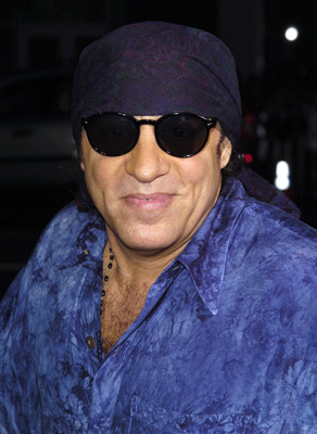 Steven Van Zandt at event of Egzorcistas: pradzia (2004)