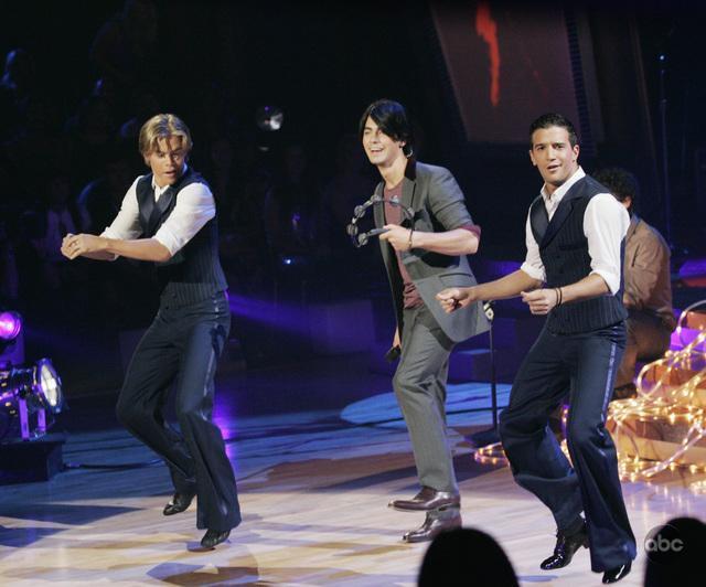Still of Kevin Jonas in Dancing with the Stars (2005)