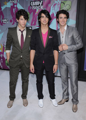 Kevin Jonas, Joe Jonas and Nick Jonas at event of Camp Rock (2008)