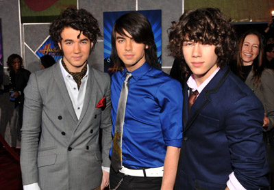 The Jonas Brothers, Kevin Jonas, Joe Jonas and Nick Jonas at event of Hannah Montana & Miley Cyrus: Best of Both Worlds Concert (2008)