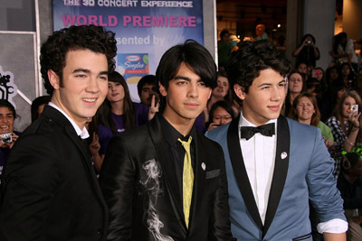 The Jonas Brothers, Kevin Jonas, Joe Jonas and Nick Jonas at event of Jonas Brothers: koncertas trimateje erdveje (2009)