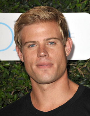 Trevor Donovan at event of 90210 (2008)