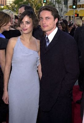 Bérénice Bejo and Martin Henderson at event of Riterio zvaigzde (2001)