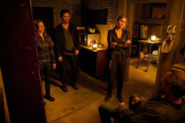 Still of Stephen Collins, Billy Burke, Elizabeth Mitchell, Tracy Spiridakos and Gene Porter in Revolution (2012)