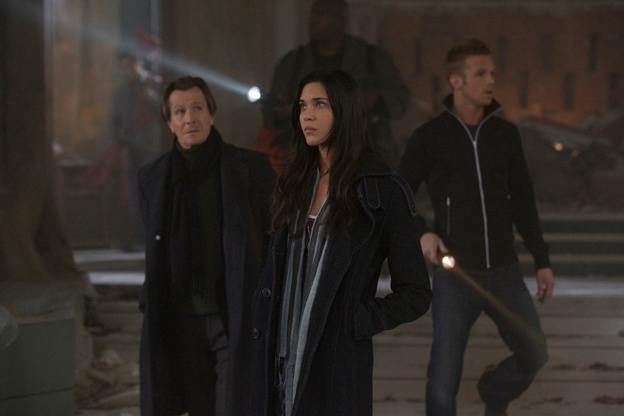 Still of Gary Oldman, Odette Annable and Cam Gigandet in Prakeiksmas (2009)