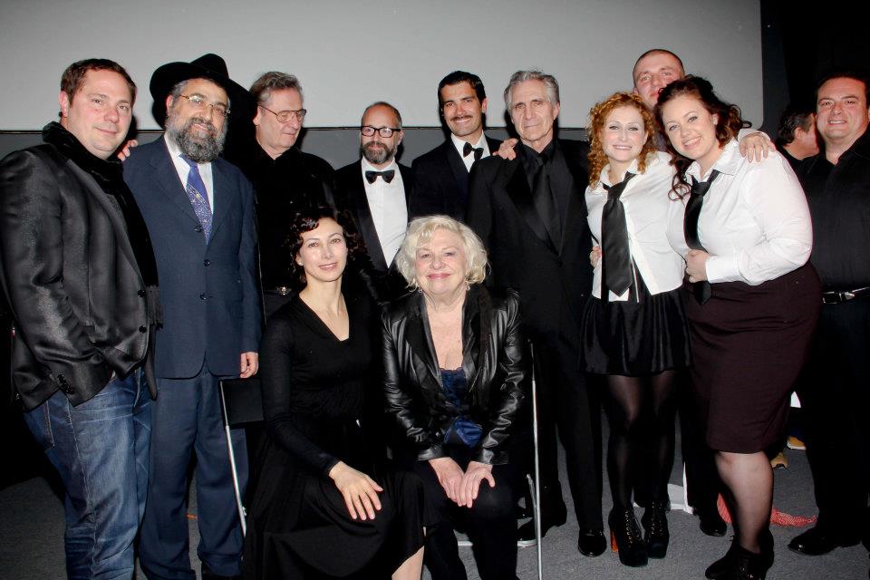Flaminia Bonciani and the whole cast after the Mr Dago performance at the Istituto Italiano di Cultura, Los Angeles