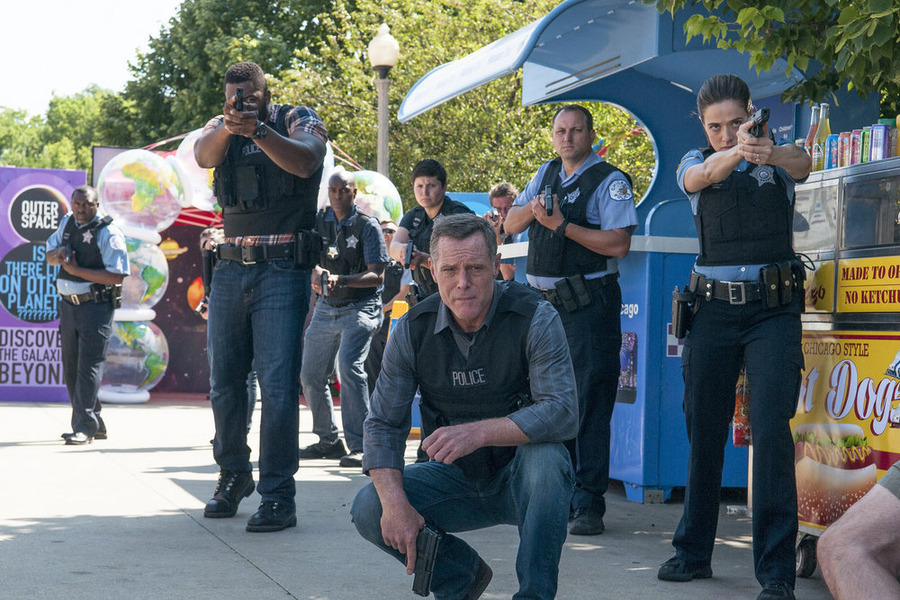 Still of Jason Beghe, Marina Squerciati and Laroyce Hawkins in Chicago P.D. (2014)