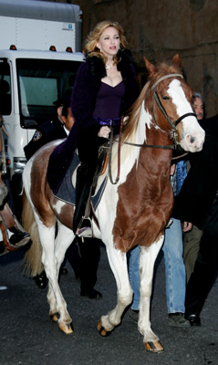 Madonna at event of Late Show with David Letterman: Episode dated 20 October 2005 (2005)