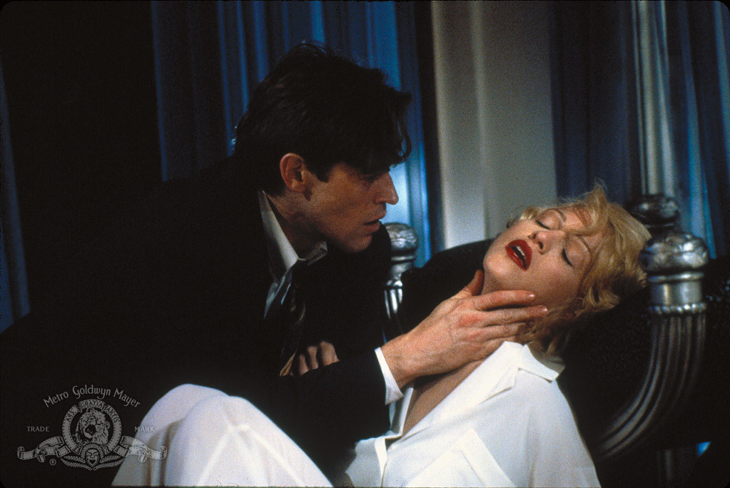 Still of Madonna and Willem Dafoe in Body of Evidence (1993)