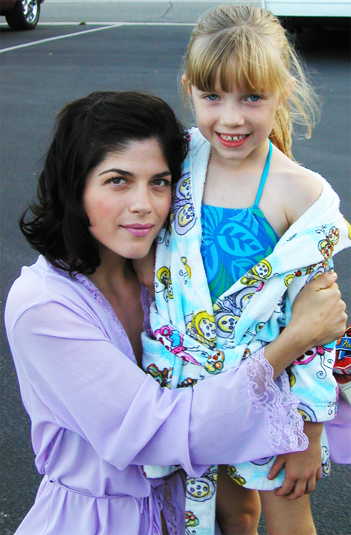 Selma Blair and Remy on the set of Lies and Alibis