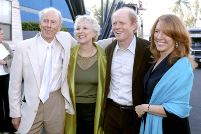 Ron Howard, Cheryl Howard, Rance Howard and Judy Howard at event of Cinderella Man (2005)