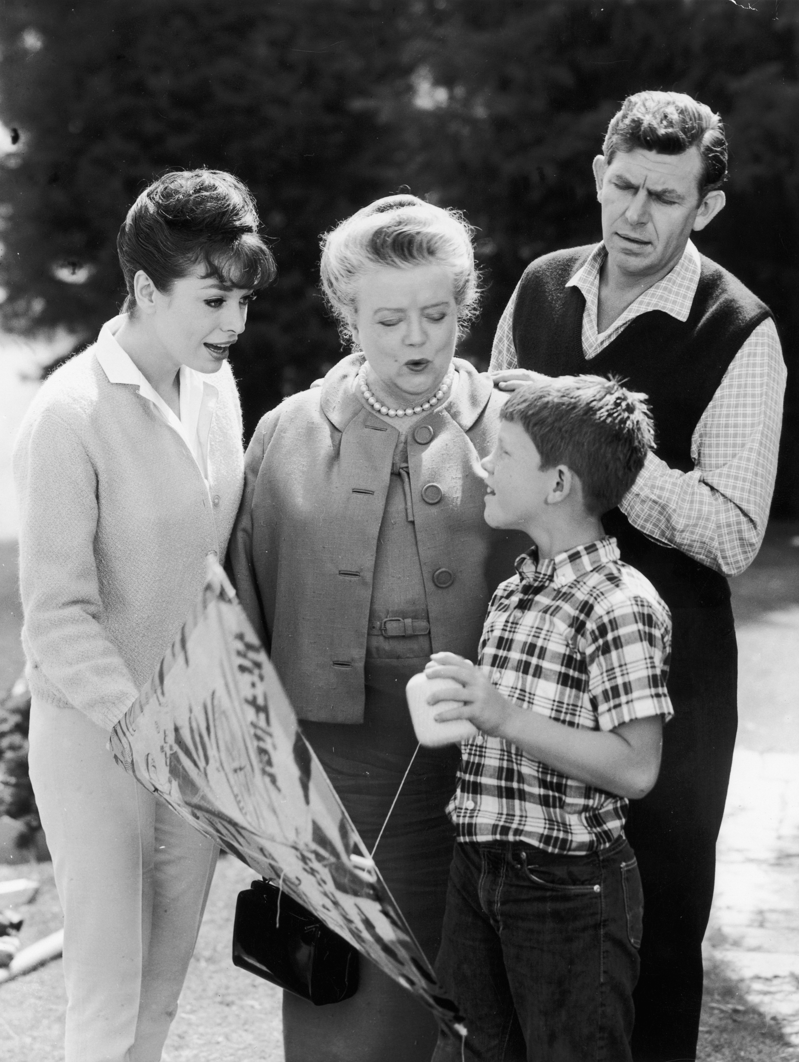 Still of Ron Howard, Frances Bavier, Aneta Corsaut and Andy Griffith in The Andy Griffith Show (1960)