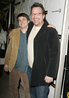 Tom Arnold and Jason Ritter at event of Happy Endings (2005)