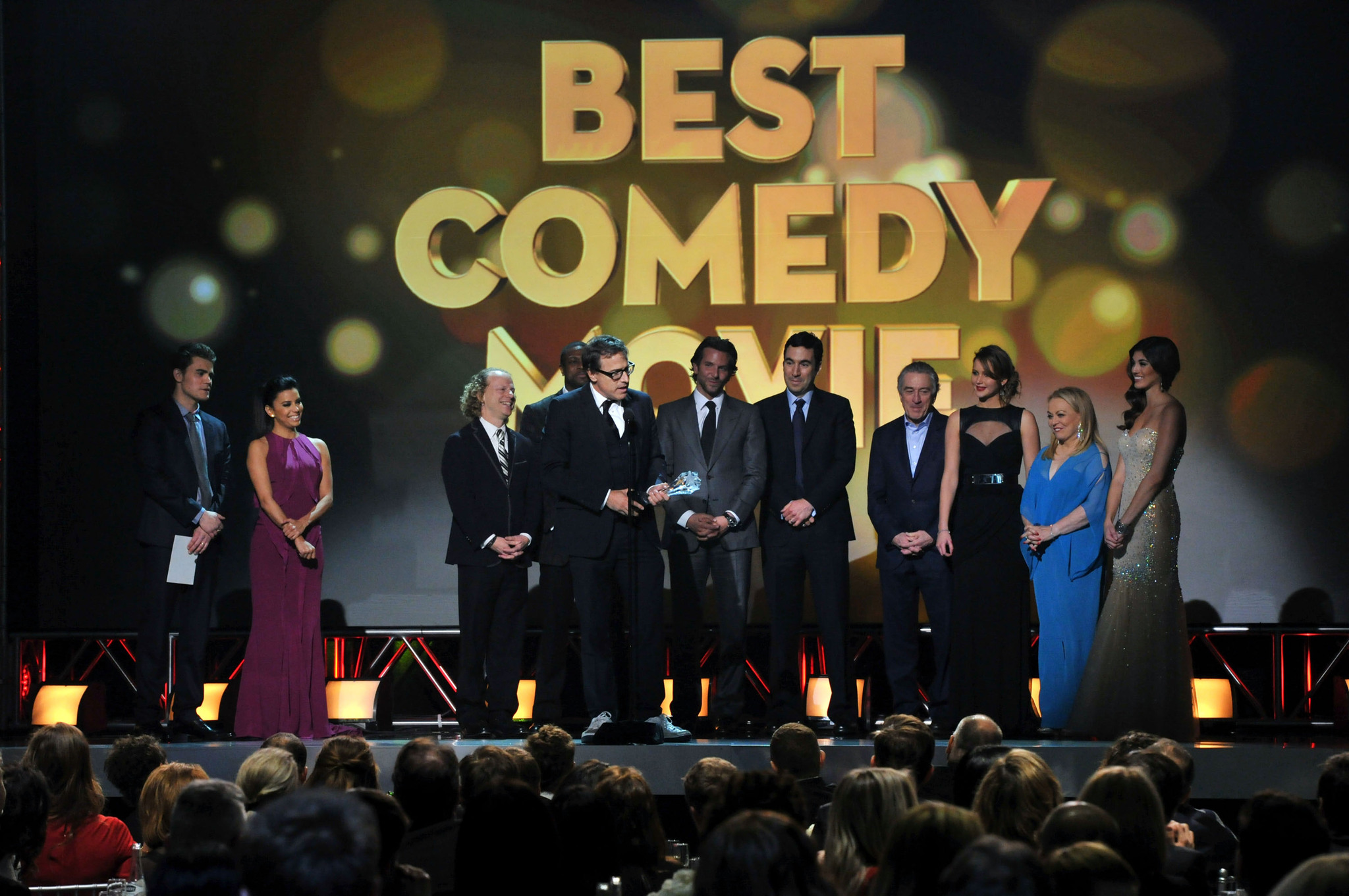 Robert De Niro, Chris Tucker, Bradley Cooper, David O. Russell, Jacki Weaver and Jennifer Lawrence at event of Optimisto istorija (2012)