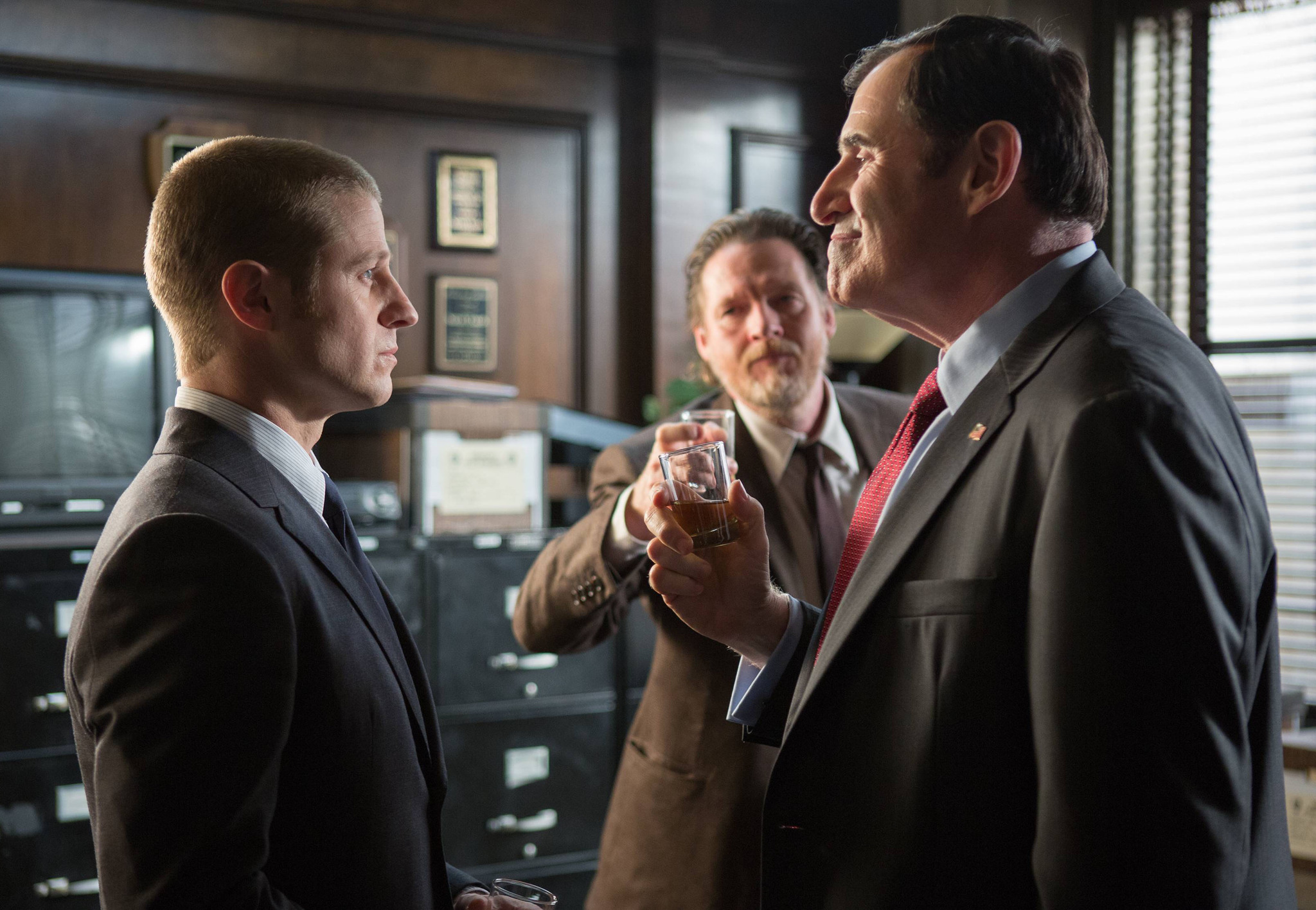 Still of Donal Logue, Richard Kind and Ben McKenzie in Gotham (2014)