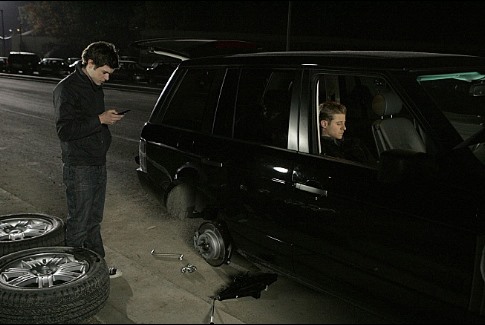 Still of Adam Brody and Ben McKenzie in The O.C. (2003)