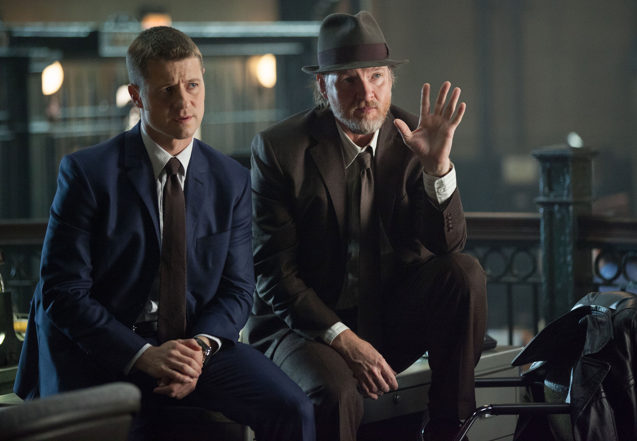 Still of Donal Logue and Ben McKenzie in Gotham (2014)