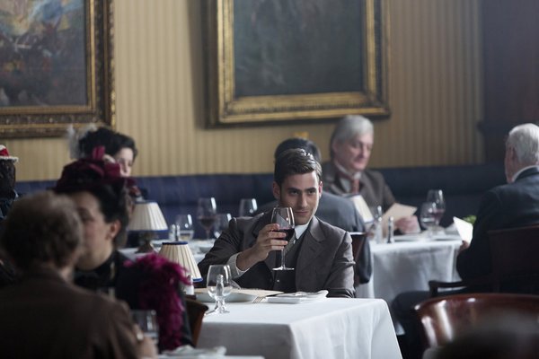 Still of Oliver Jackson-Cohen in Dracula (2013)