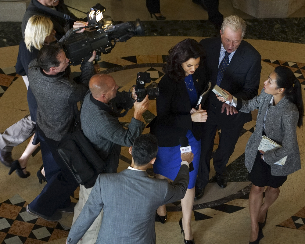 Still of Jeff Perry and Bellamy Young in Scandal (2012)