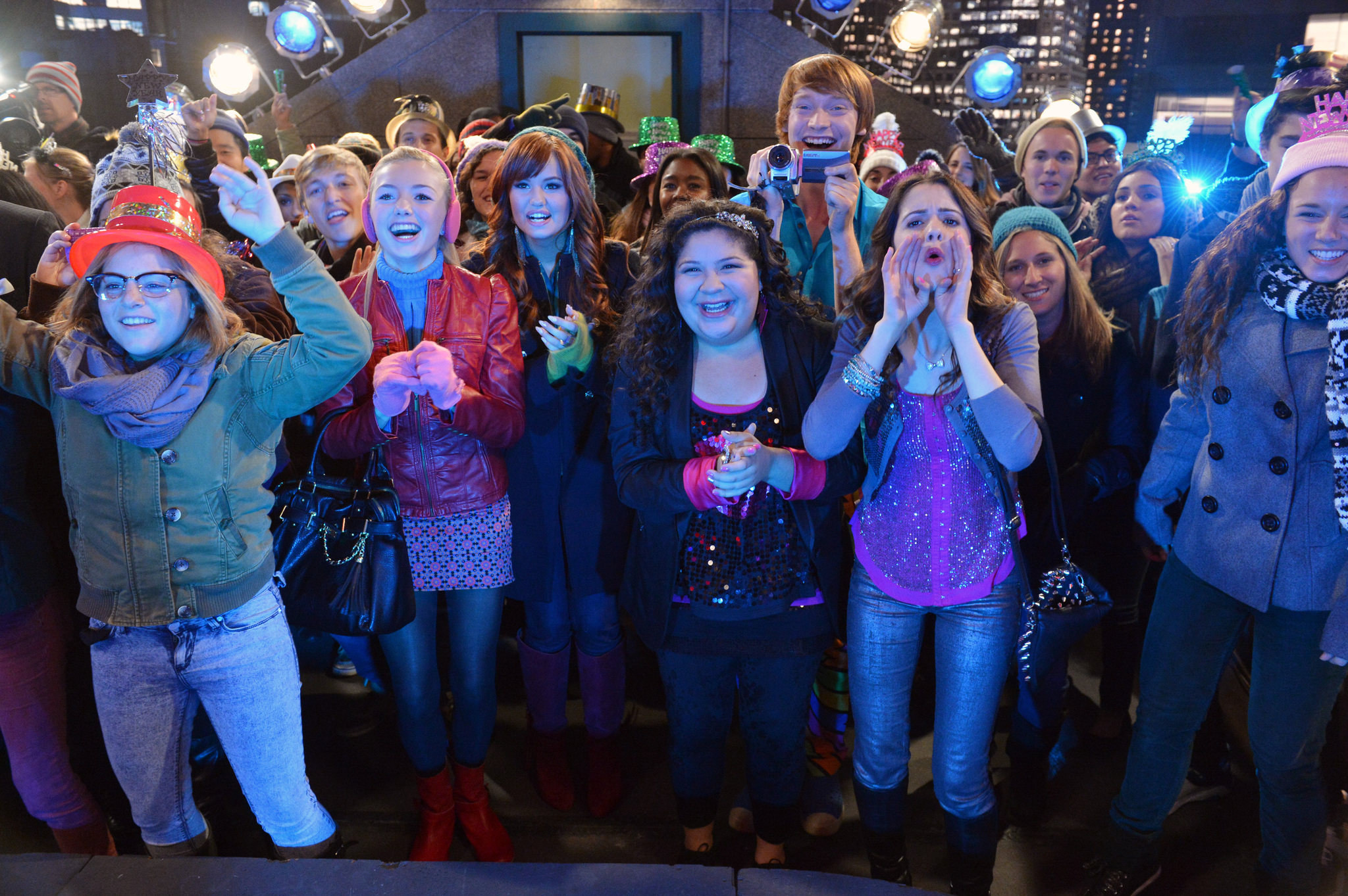 Still of Calum Worthy, Laura Marano, Raini Rodriguez, Peyton List and Debby Ryan in Jessie (2011)