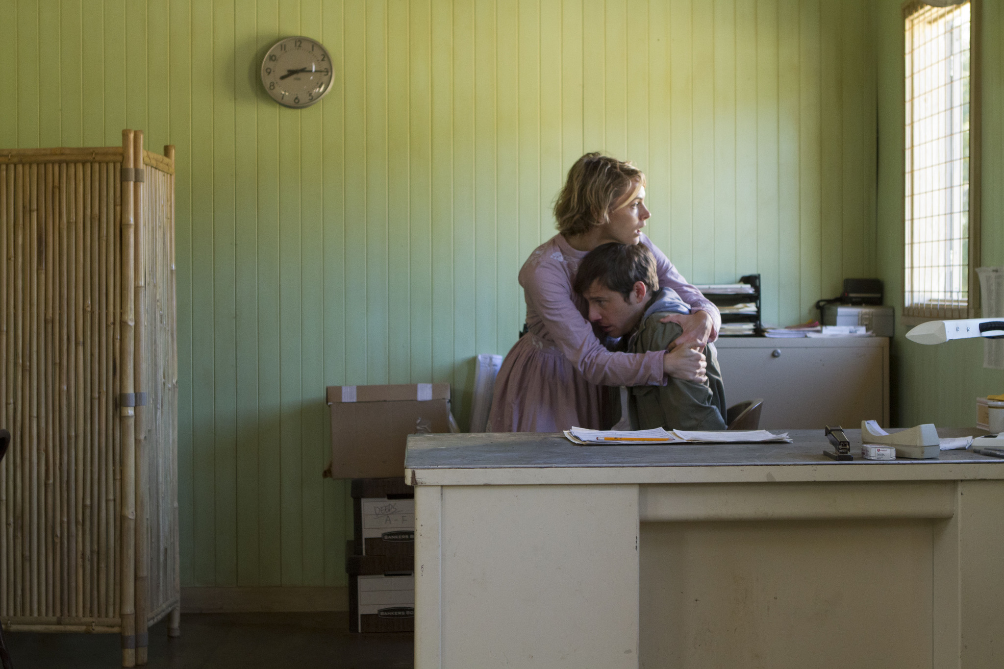 Still of Amy Seimetz and Kentucker Audley in The Sacrament (2013)