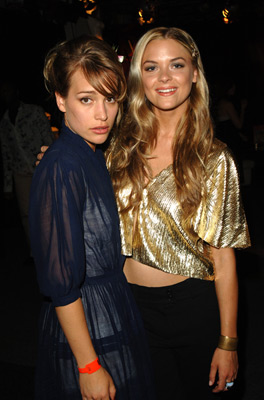 Piper Perabo and Jaime King at event of 2005 MuchMusic Video Awards (2005)