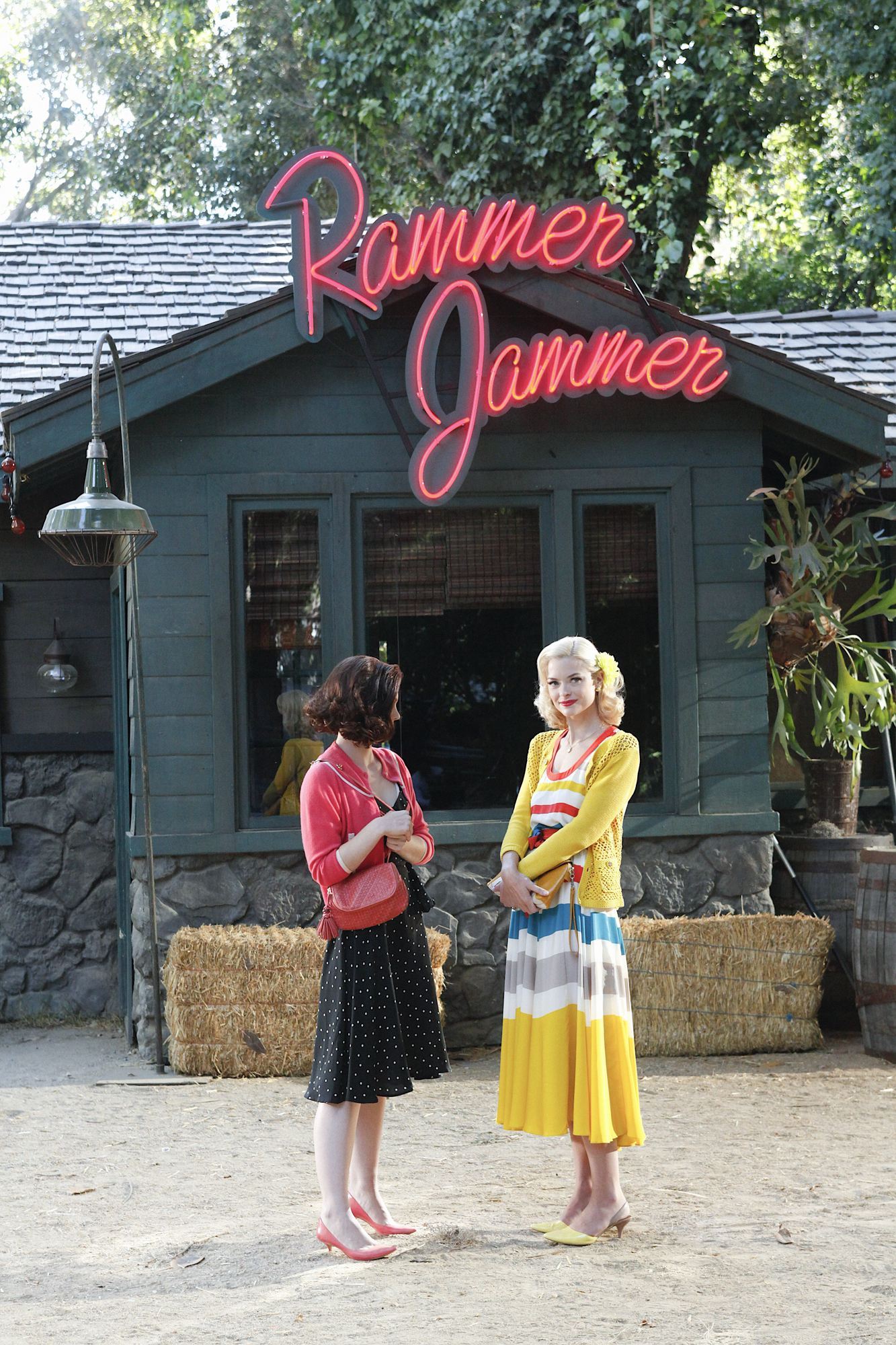 Still of Jaime King and Kaitlyn Black in Hart of Dixie (2011)