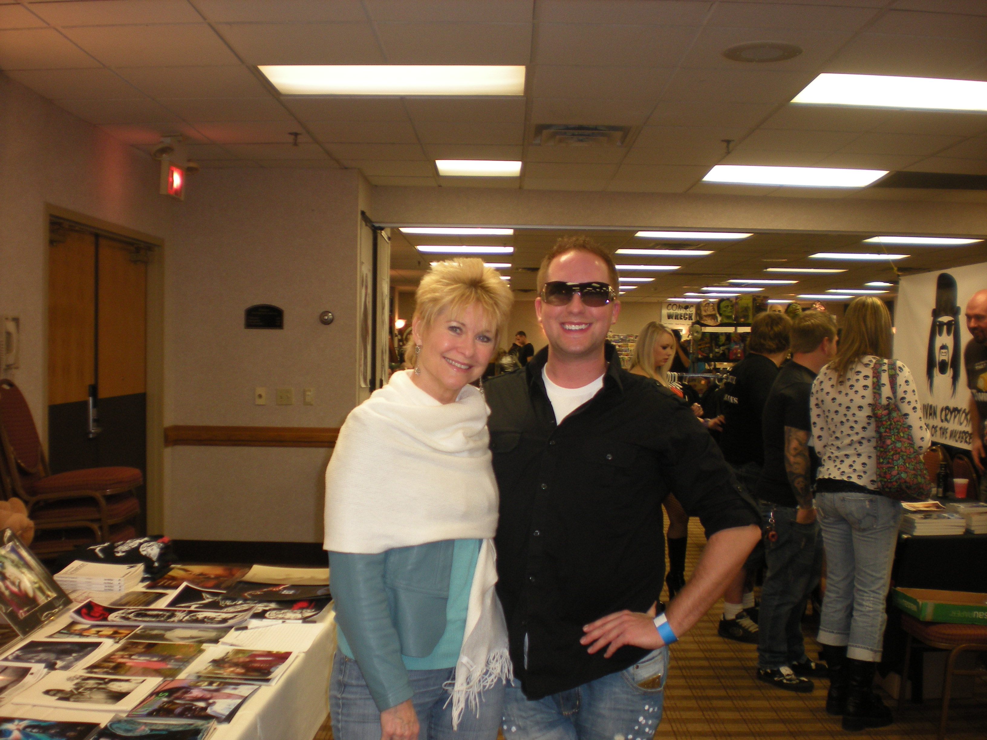 With actress Dee Wallace at Crypticon 2010.