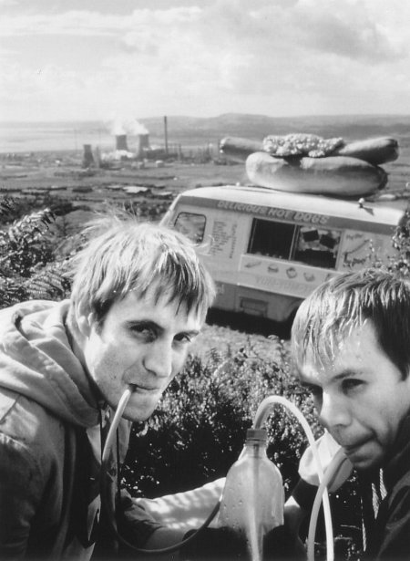 Llyr Ifans and Rhys Ifans in Twin Town (1997)