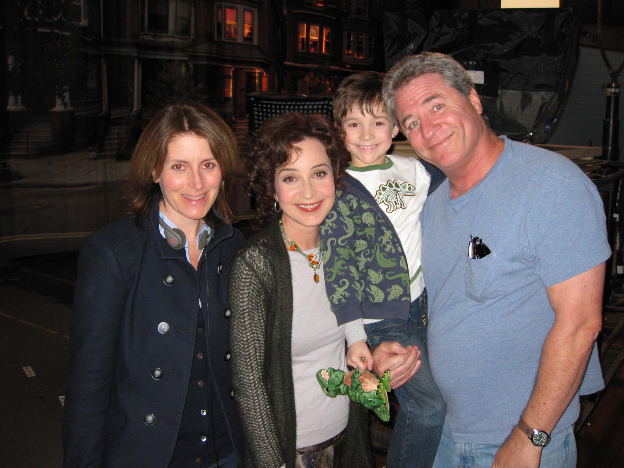 Griffin on the set of The Karenskys pilot with Pamela Fryman (Director), Annie Potts and Linwood Boomer (Writer).