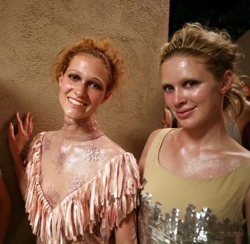 Still of Nicole Arianna Fox and Laura Kirkpatrick in America's Next Top Model (2003)