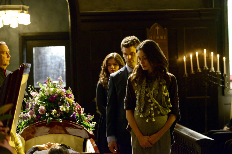 Still of Daniel Gillies, Phoebe Tonkin and Danielle Campbell in The Originals (2013)