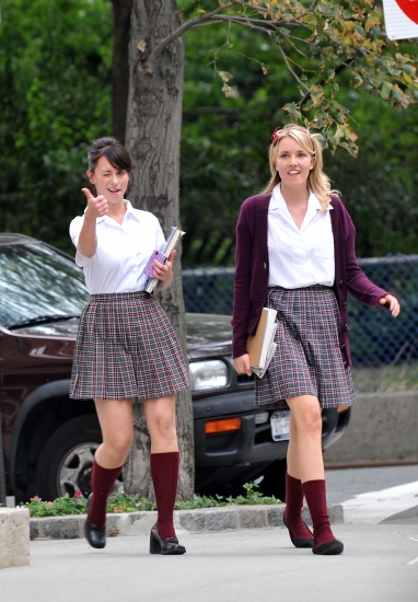 Jennifer Love Hewitt and Cassidy Gard on set of Law & Order: SVU