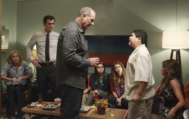 Still of Julie Bowen, Ty Burrell, Sarah Hyland, Ed O'Neill, Ariel Winter and Rico Rodriguez in Moderni seima (2009)