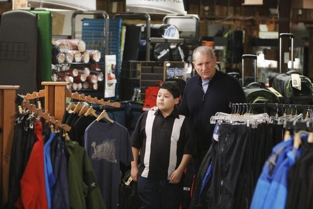 Still of Ed O'Neill and Rico Rodriguez in Moderni seima (2009)