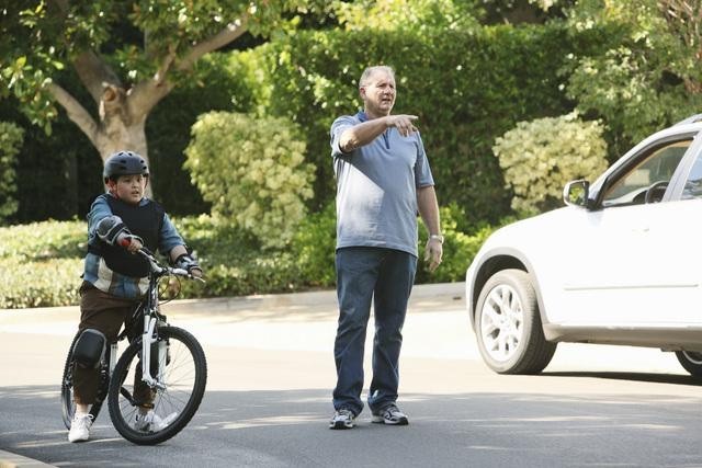 Still of Ed O'Neill and Rico Rodriguez in Moderni seima (2009)