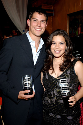 Sean Faris and America Ferrera