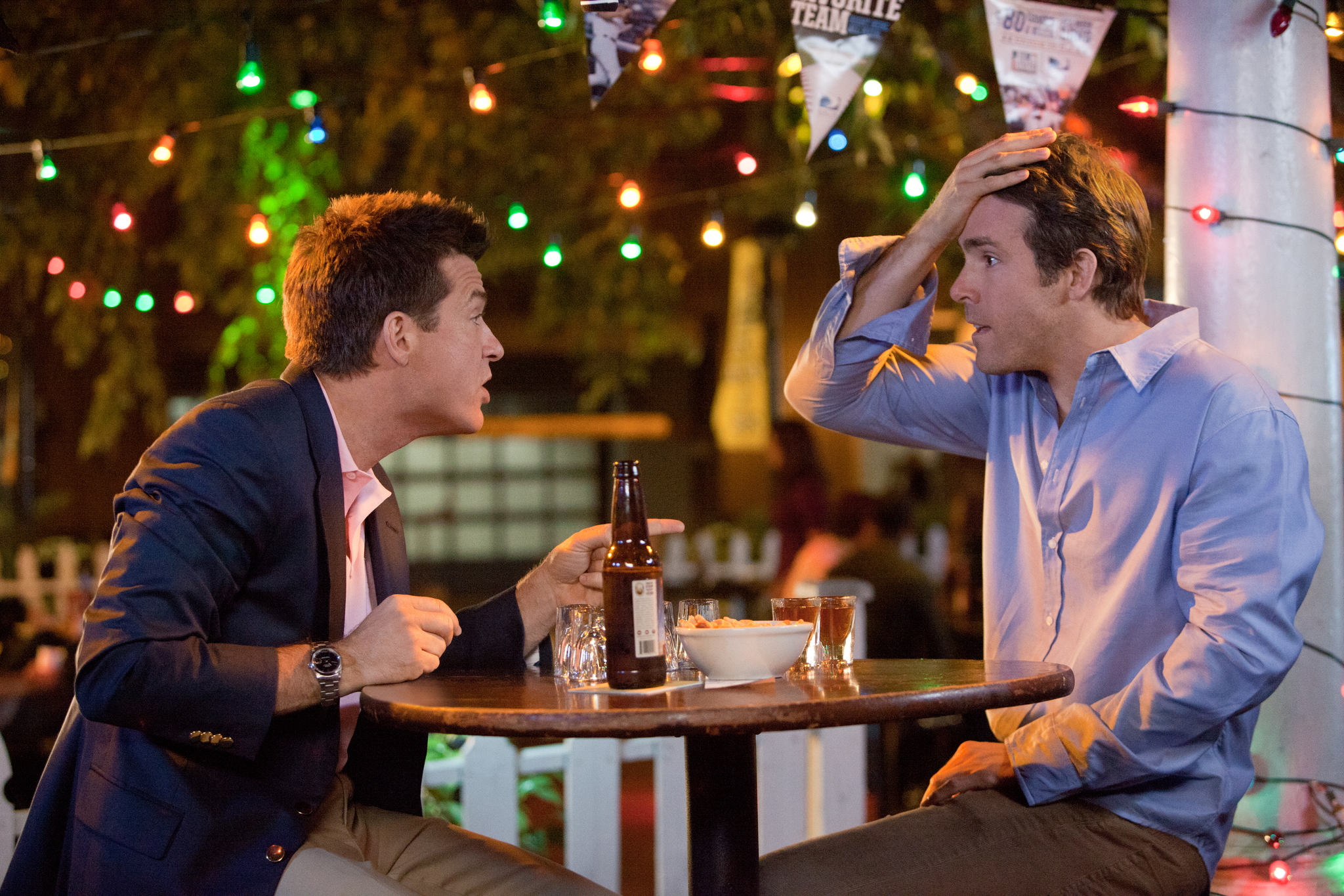 Still of Jason Bateman and Ryan Reynolds in Draugo kailyje (2011)