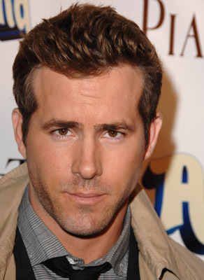 Ryan Reynolds at event of Adventureland (2009)