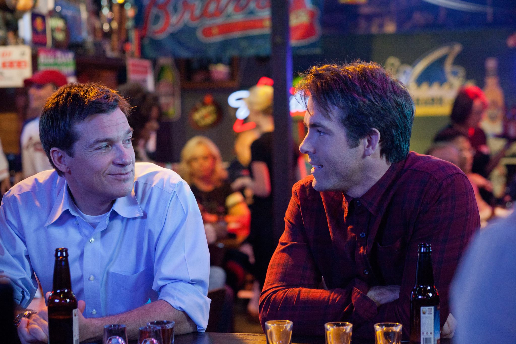 Still of Jason Bateman and Ryan Reynolds in Draugo kailyje (2011)