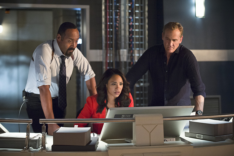Still of Jesse L. Martin, John Wesley Shipp and Candice Patton in The Flash (2014)