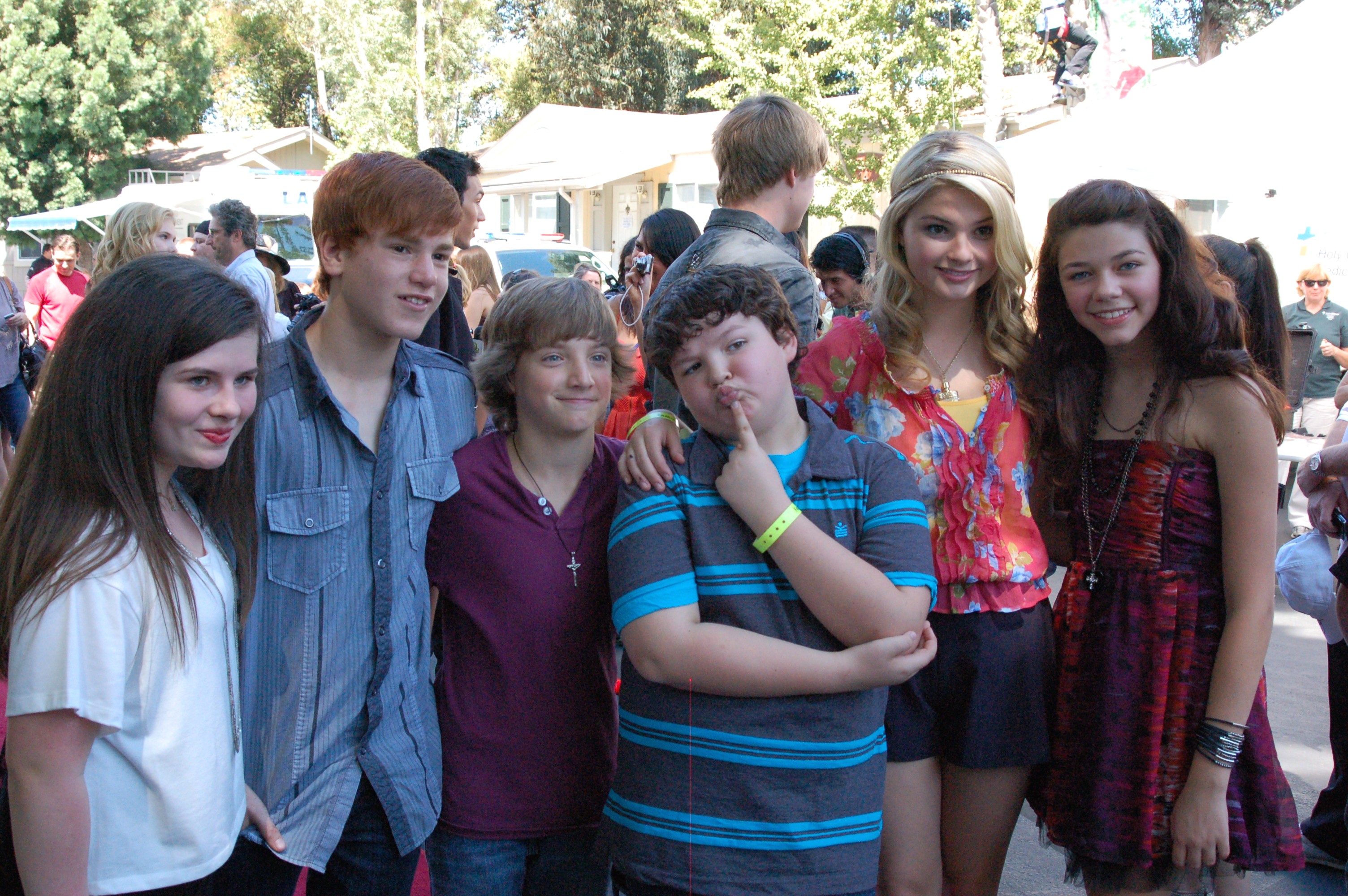 Lauren Dair Owens, Justin Tinucci, Jake Short, Aedin Mincks, Stefanie Scott and Bryce Hitchcock