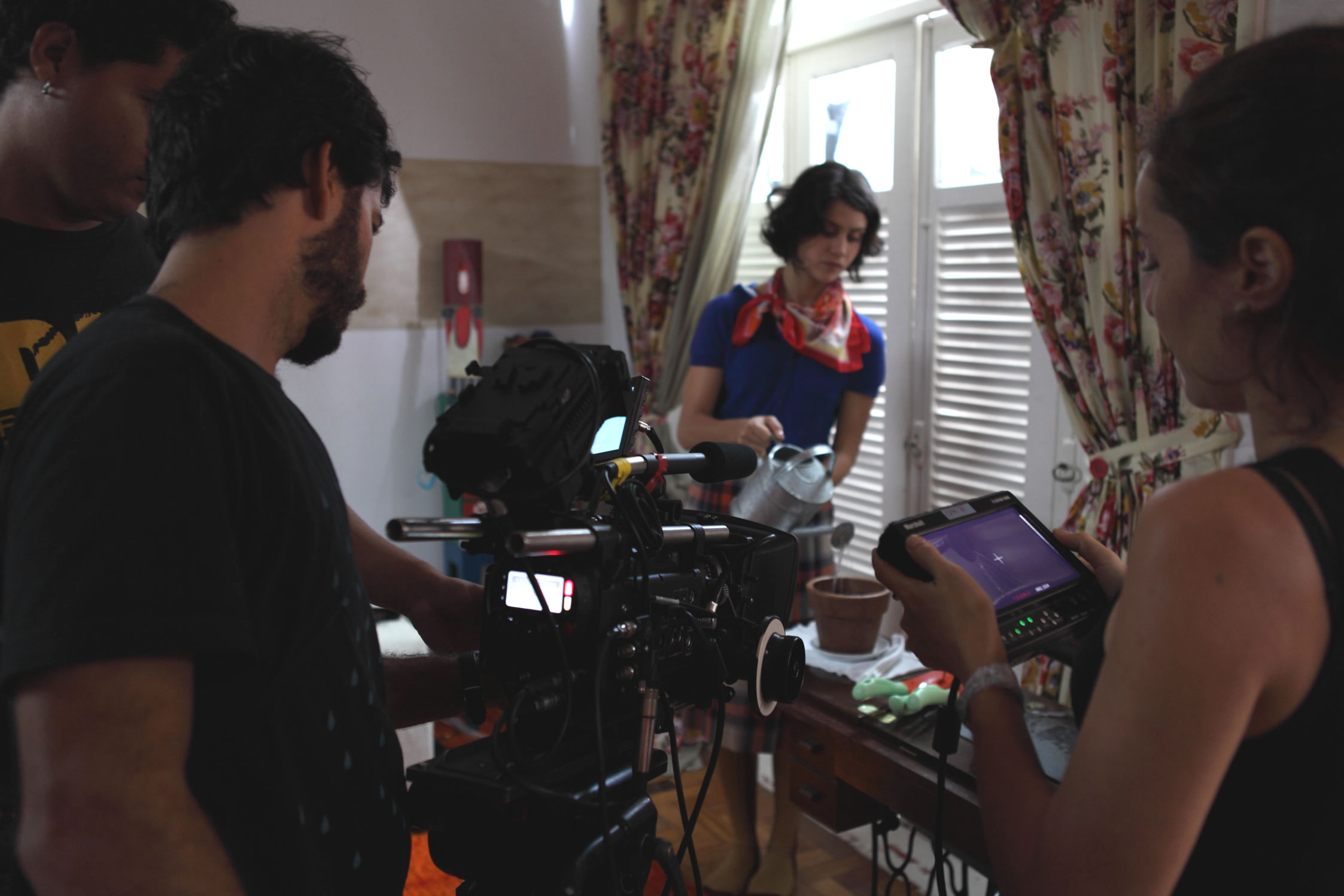 DP Pedro Serrão, actress Branca Messina and Vivianne Jundi shooting the short film The Gift