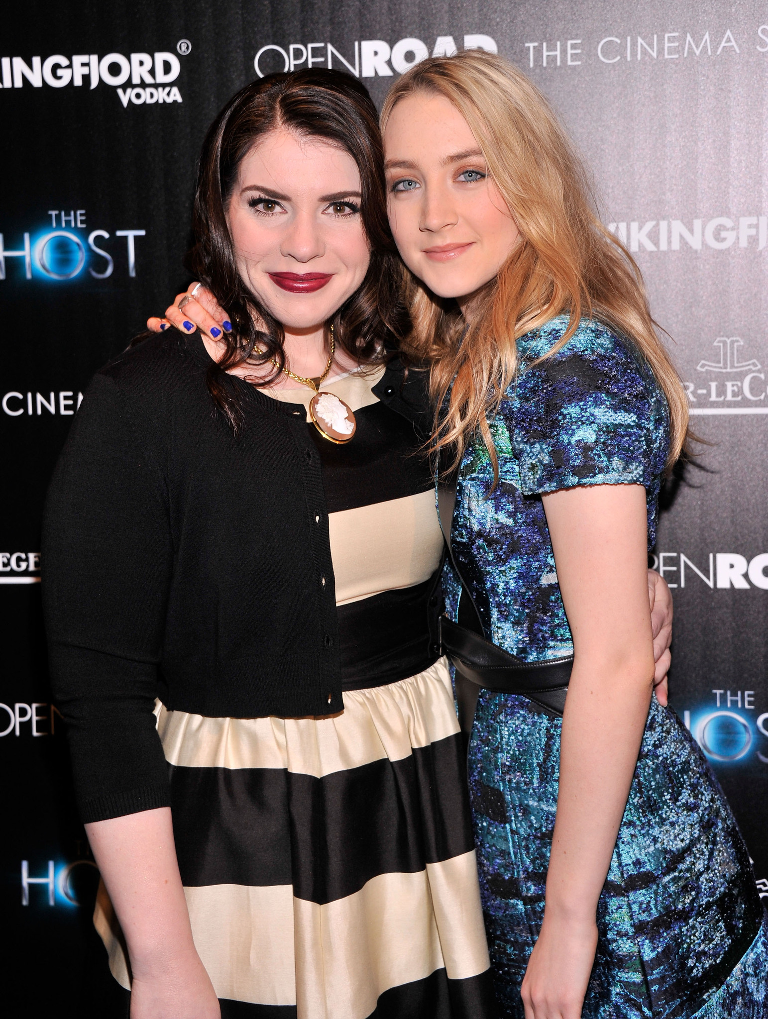 Saoirse Ronan and Stephenie Meyer at event of Sielonese (2013)
